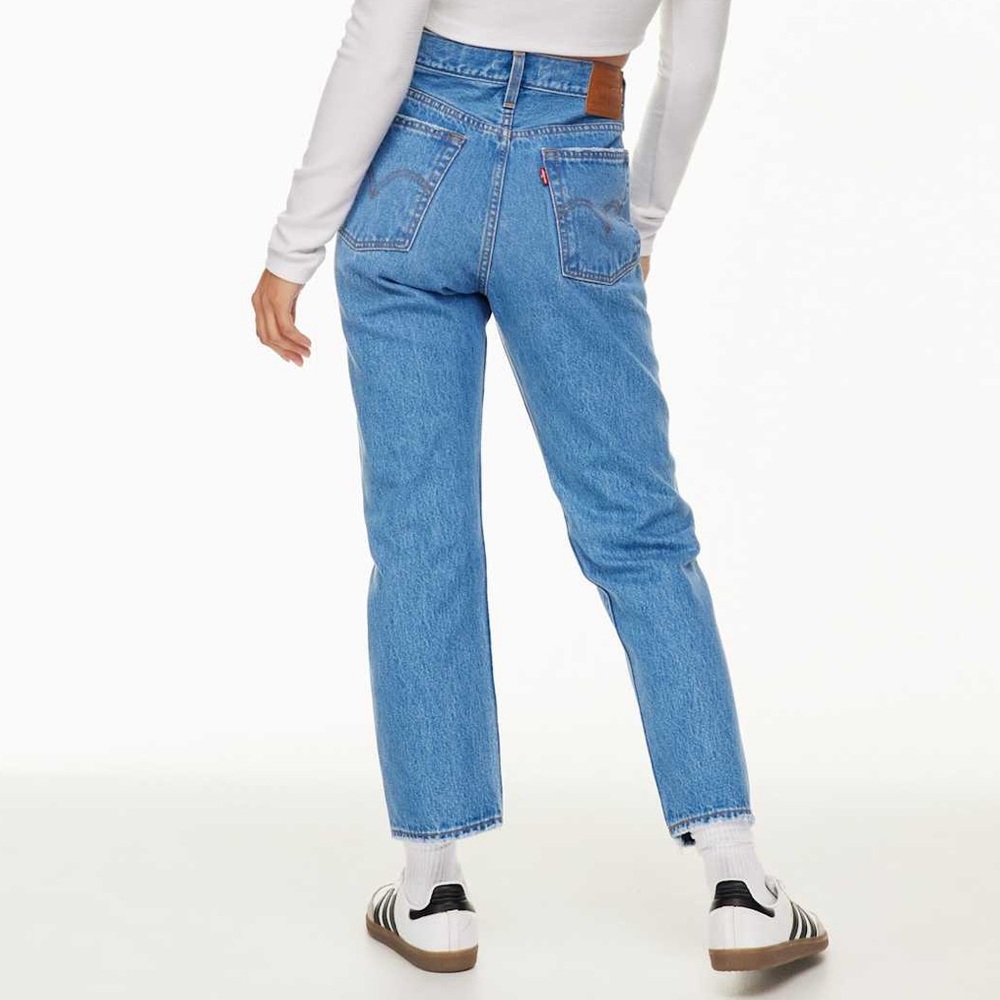 Levi’s wedgie straight jean 24 Oxnard haze blue medium wash high rise jeans
